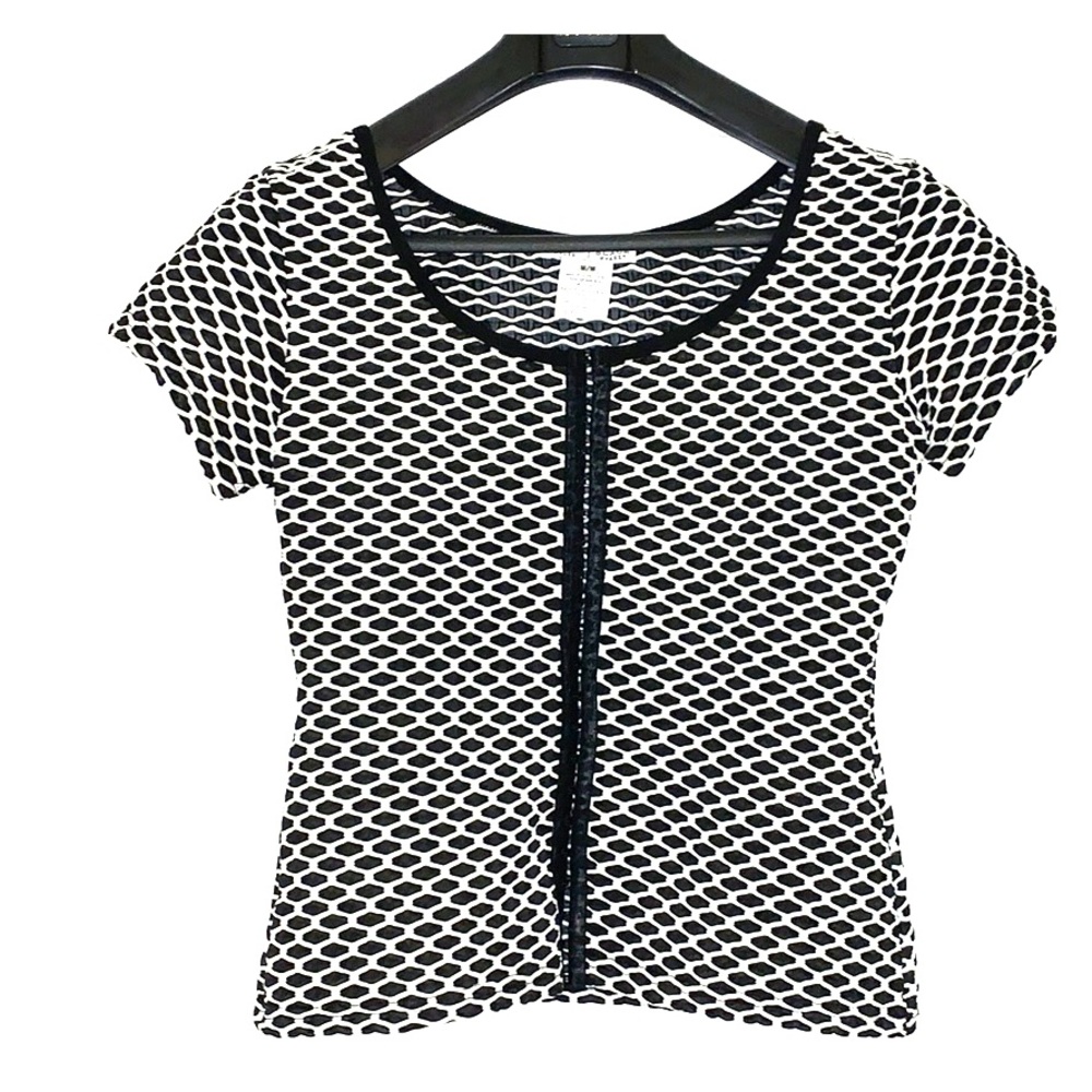 💥TOPS SALE💥 White House Black Market Top in Black and White